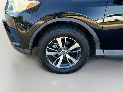 Used 2018 Toyota RAV4 XLE FWD image 26