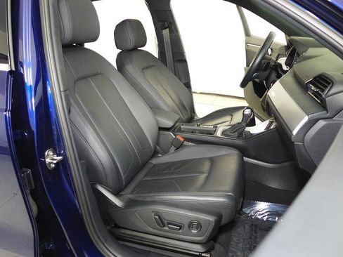 Used 2022 Audi Q3 2.0T Premium w/ Convenience Package image 19