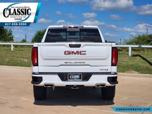Used 2023 GMC Sierra 1500 AT4 w/ AT4 Premium Package AWD/4WD image 9