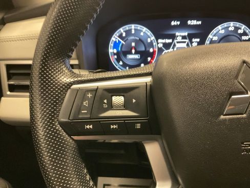 Used 2022 Mitsubishi Outlander SEL AWD/4WD image 16