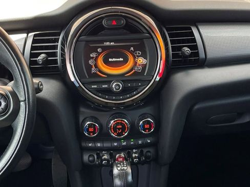 Used 2015 MINI Cooper 4-Door Hardtop image 55