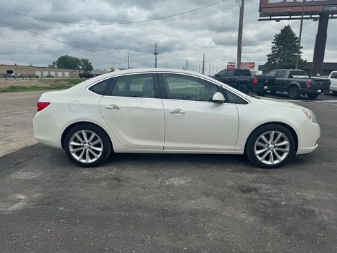Used 2013 Buick Verano FWD image 36