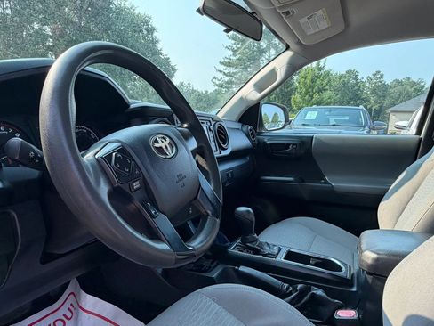 Used 2016 Toyota Tacoma SR RWD image 13