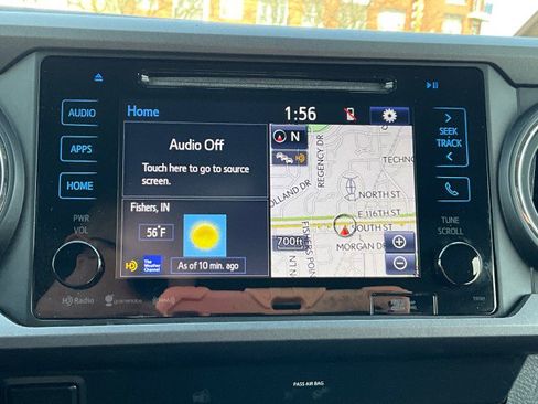 Used 2019 Toyota Tacoma TRD Sport image 17