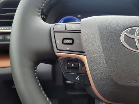 New 2026 Toyota Crown Signia Limited w/ Advanced Technology Package image 26