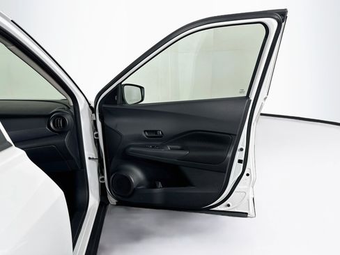 Used 2024 Nissan Kicks S FWD image 30