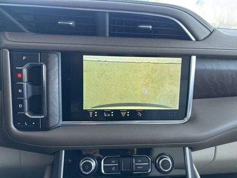 Used 2023 GMC Yukon XL Denali w/ Advanced Technology Package image 23
