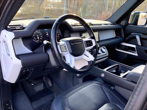 Used 2022 Land Rover Defender 110 X-Dynamic SE image 16