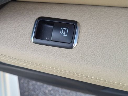 Used 2012 Mercedes-Benz E 350 Sedan image 36