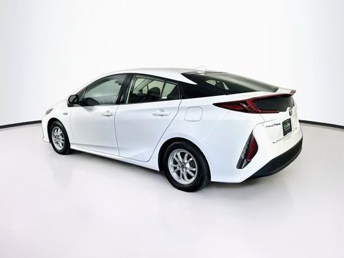 Used 2017 Toyota Prius Prime Plus FWD image 5