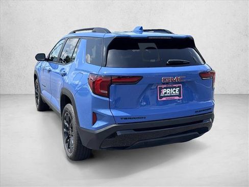 Used 2026 GMC Terrain Elevation w/ Elevation Premium Package FWD image 7