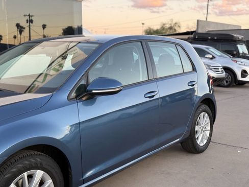 Used 2016 Volkswagen Golf SE image 9