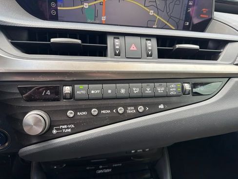 Used 2021 Lexus ES 300h w/ Premium Package FWD image 19