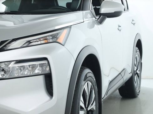 Used 2023 Nissan Rogue SV w/ SV Premium Package image 5