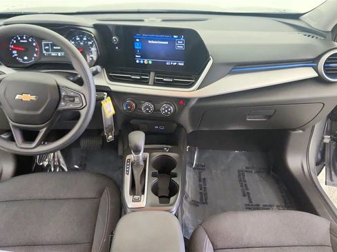 Used 2025 Chevrolet Trax LS w/ Driver Confidence Package FWD image 33