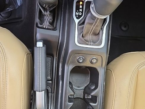 Used 2018 Jeep Wrangler Unlimited Sahara image 34