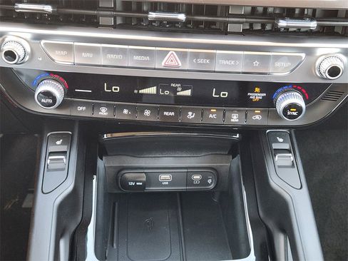 New 2025 Kia Telluride S image 14
