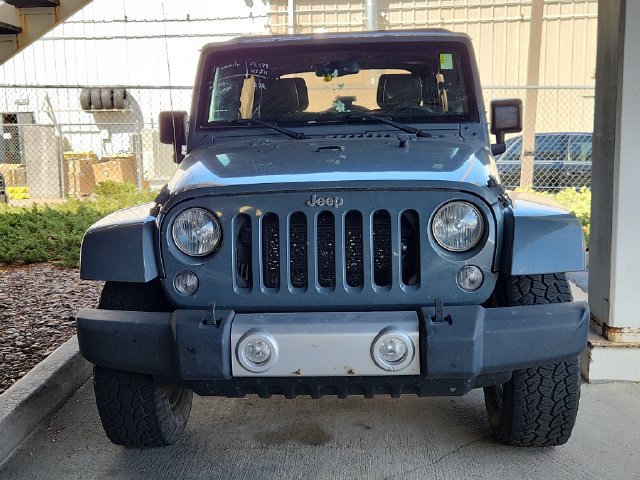 Used 2015 Jeep Wrangler Unlimited Sahara w/ Max Tow Package AWD/4WD image 2