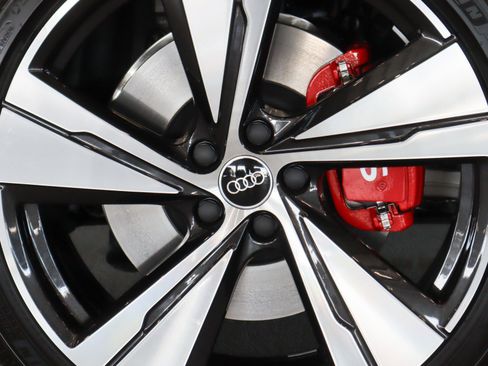 New 2025 Audi SQ5 Prestige image 7