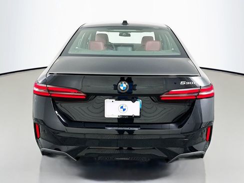 Used 2025 BMW 530i w/ M Sport Package image 6