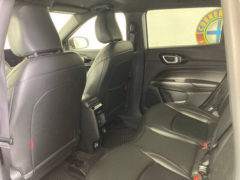 Used 2025 Jeep Compass Trailhawk AWD/4WD image 15