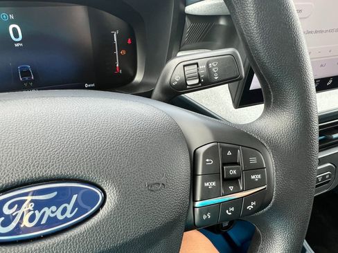 New 2025 Ford Maverick XLT FWD image 31