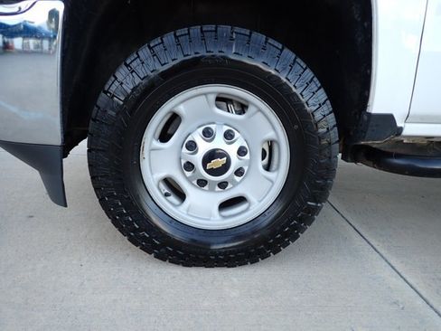 Used 2018 Chevrolet Silverado 2500 W/T AWD/4WD image 7