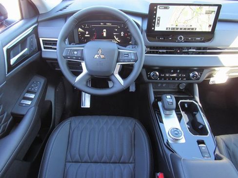 New 2025 Mitsubishi Outlander SEL image 10
