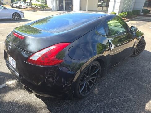 Used 2016 Nissan 370Z Coupe RWD image 5
