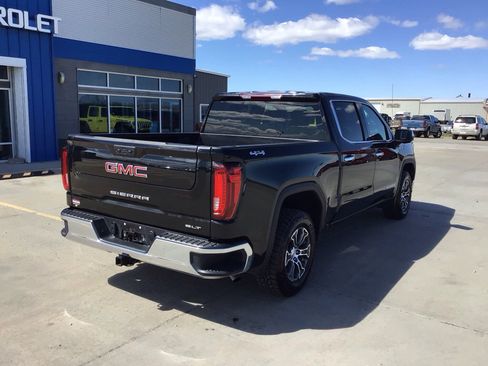 Used 2025 GMC Sierra 1500 SLT AWD/4WD image 6