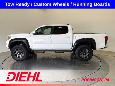 Used 2019 Toyota Tacoma SR5 RWD image 4