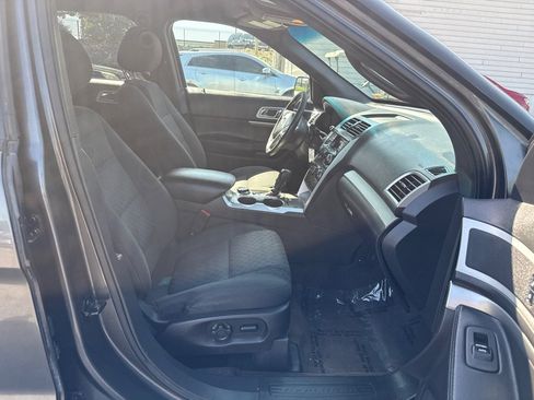 Used 2015 Ford Explorer XLT AWD/4WD image 14