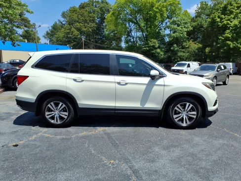 Used 2017 Honda Pilot EX-L image 2