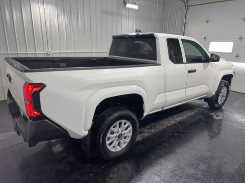 Used 2025 Toyota Tacoma SR image 3