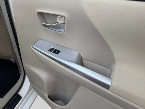 Used 2014 Toyota Prius V Three FWD image 20