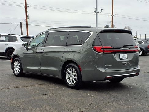 Used 2022 Chrysler Pacifica Touring-L image 33