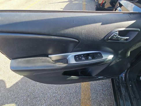 Used 2012 Dodge Journey SXT w/ Flexible Seating Group image 12