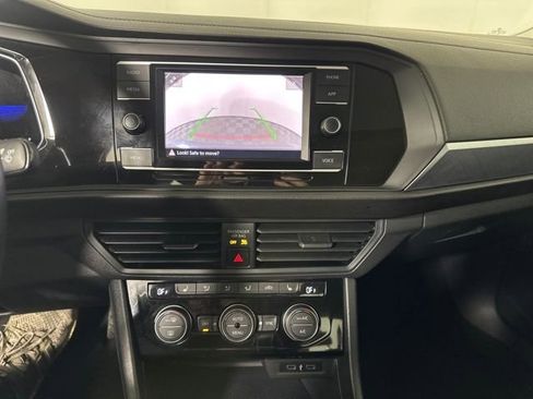 Used 2023 Volkswagen Jetta SE image 22