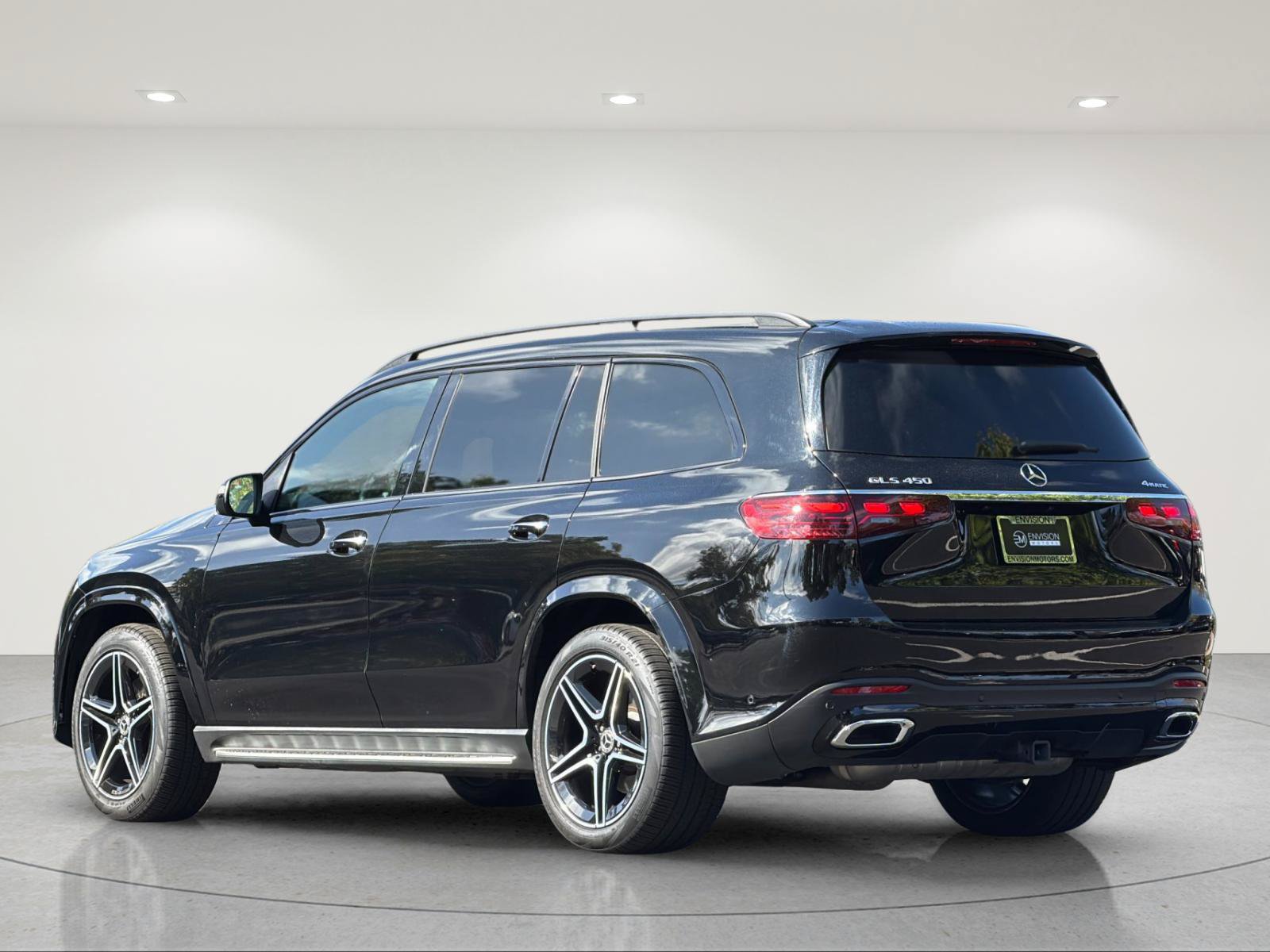 Used 2024 Mercedes-Benz GLS 450 4MATIC image 3