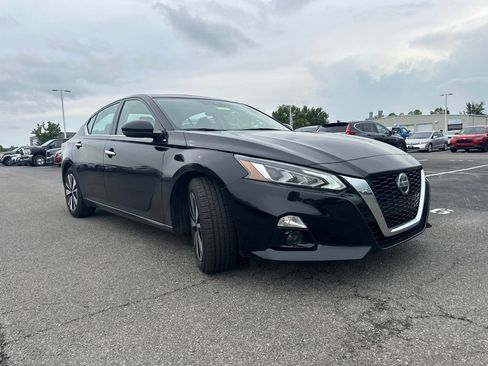 Used 2019 Nissan Altima 2.5 SL FWD image 13