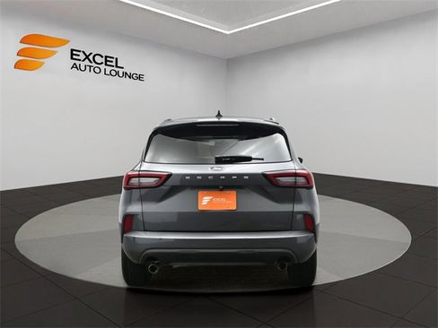 Used 2024 Ford Escape ST-Line image 4