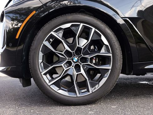Used 2025 BMW X7 xDrive40i w/ M Sport Package AWD/4WD image 79