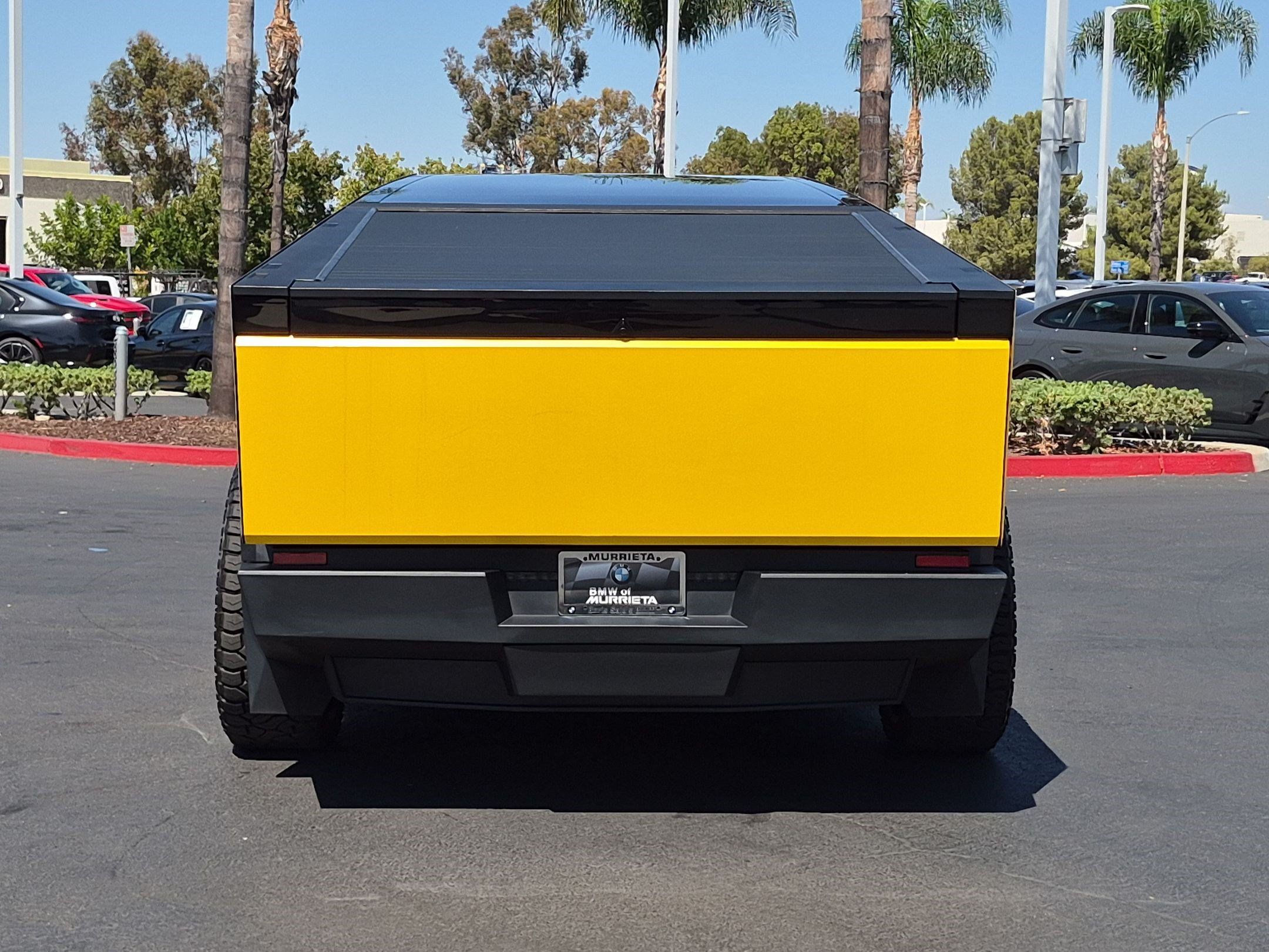 Used 2024 Tesla Cybertruck AWD Crew Cab image 9