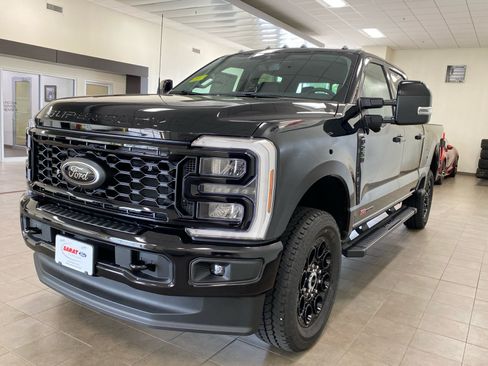 New 2026 Ford F250 Lariat w/ Black Appearance Package AWD/4WD image 4