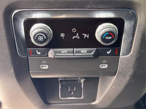Used 2023 GMC Yukon Denali AWD/4WD image 14