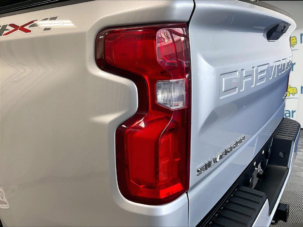 Used 2021 Chevrolet Silverado 1500 Custom AWD/4WD image 34