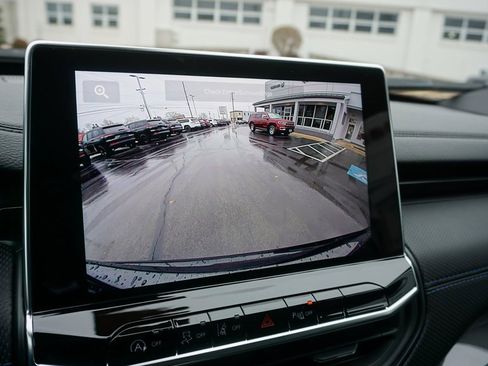 New 2026 Jeep Compass Limited image 18