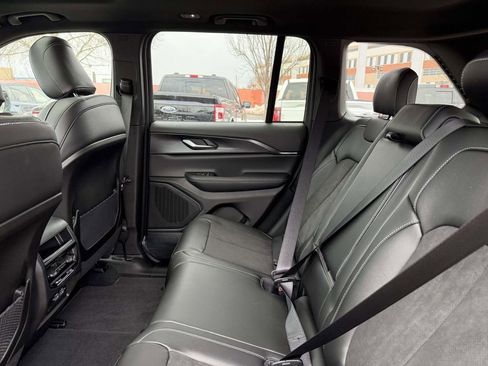 New 2025 Jeep Grand Cherokee Altitude AWD/4WD image 17