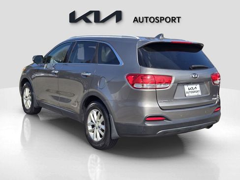 Used 2018 Kia Sorento LX image 11