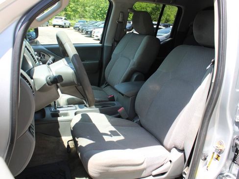 Used 2014 Nissan Frontier SV w/ SV Value Truck Package AWD/4WD image 25